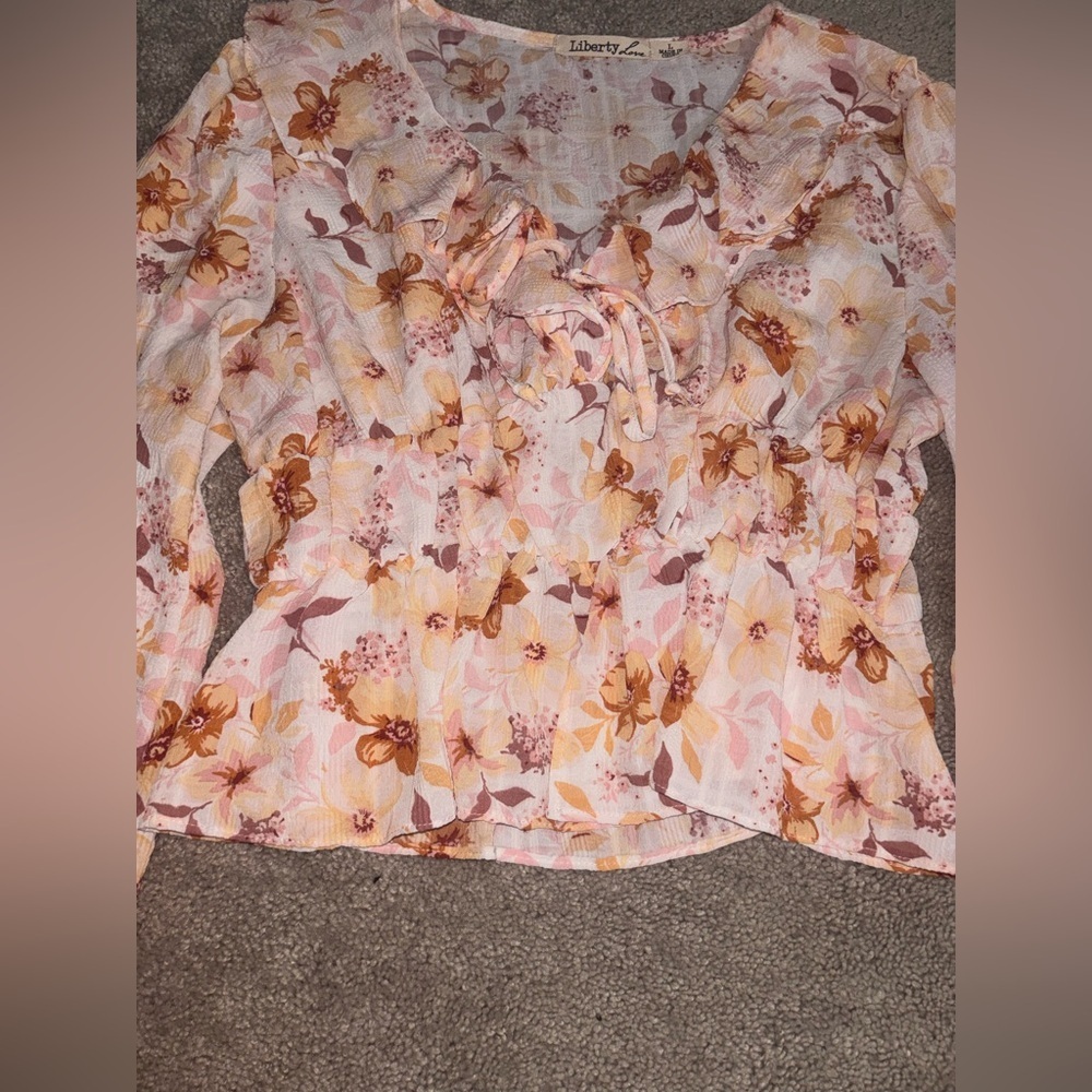 Liberty Love Women's Ruffle Neck
Floral Long Sleeves Crop Top
Multicolor Size L - Picture 4 of 14